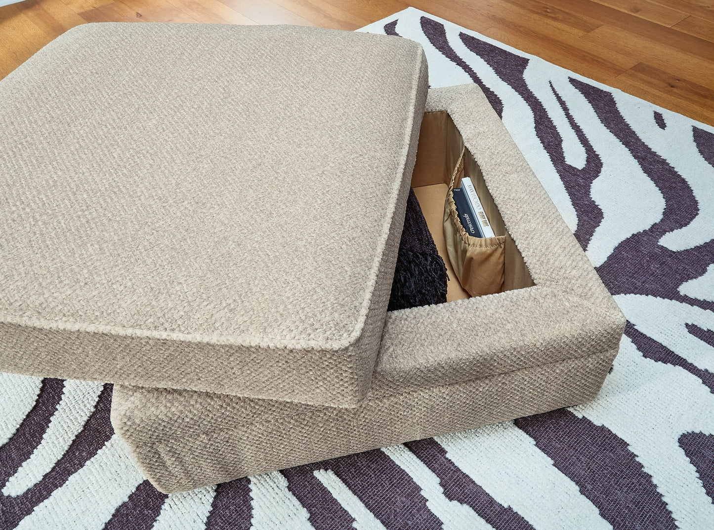 Calnita Ottoman With Storage Benchcraft®