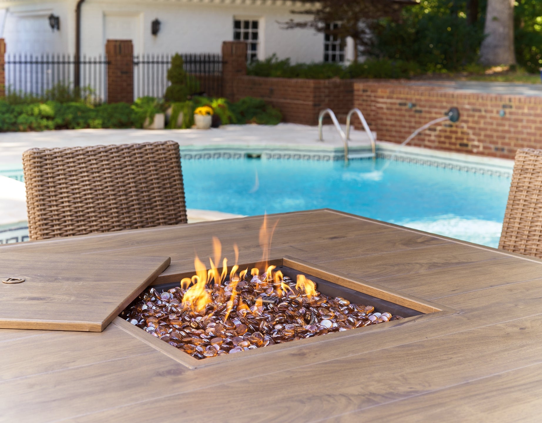 Walton Bridge Square Bar Table w/Fire Pit Signature Design by Ashley®