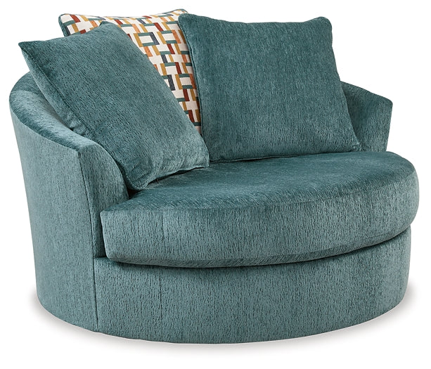 Laylabrook Oversized Swivel Accent Chair Ashley®