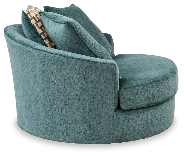 Laylabrook Oversized Swivel Accent Chair Ashley®