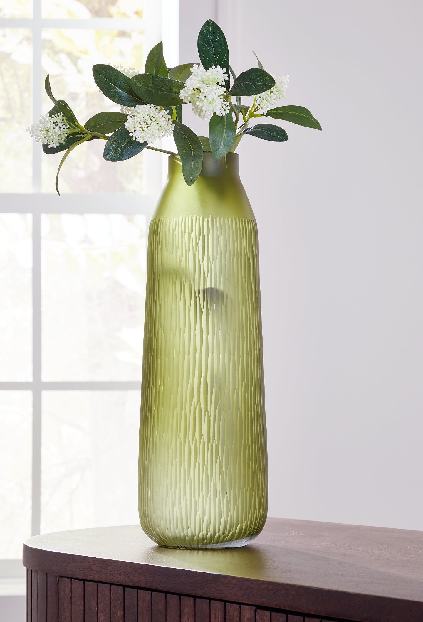 Scottyard Vase Signature Design by Ashley®