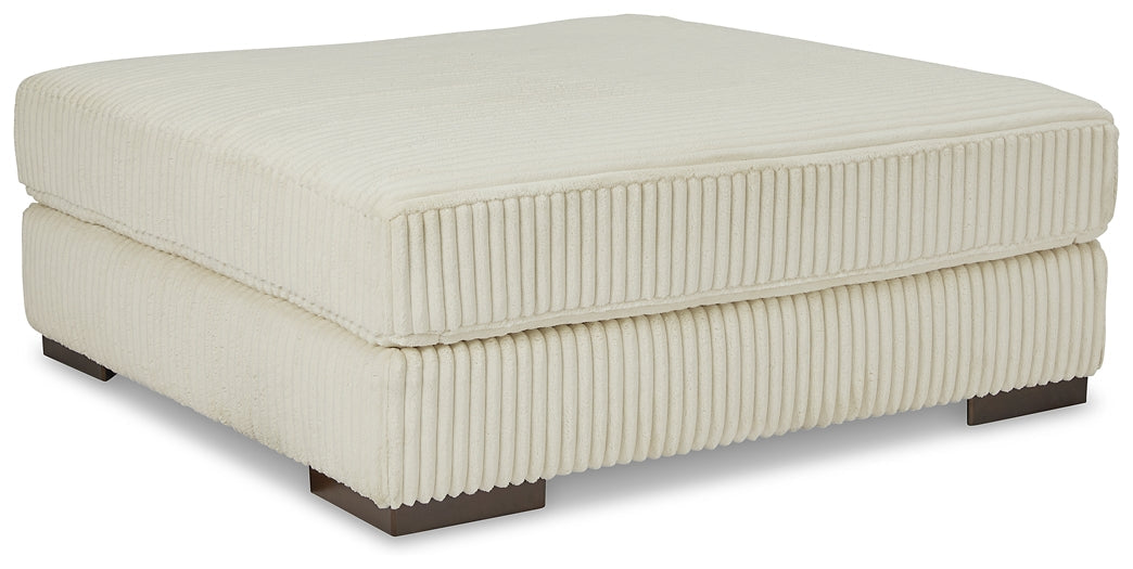 Lindyn 3-Piece Sectional with Ottoman Signature Design by Ashley®