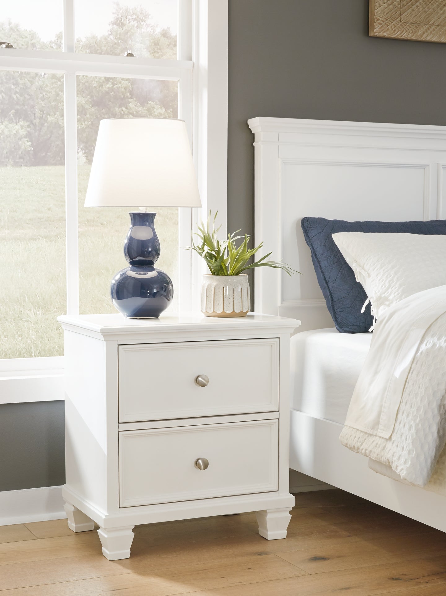 Fortman Queen Panel Bed with Mirrored Dresser, Chest and Nightstand Signature Design by Ashley®