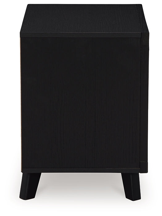 Danziar King Panel Headboard with Mirrored Dresser and 2 Nightstands Signature Design by Ashley®