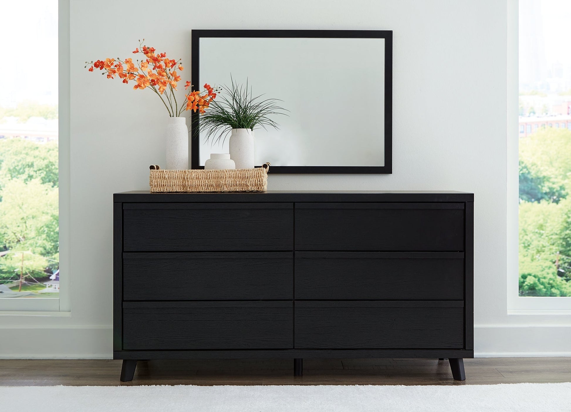 Danziar Queen Panel Bed with Mirrored Dresser and Nightstand Signature Design by Ashley®