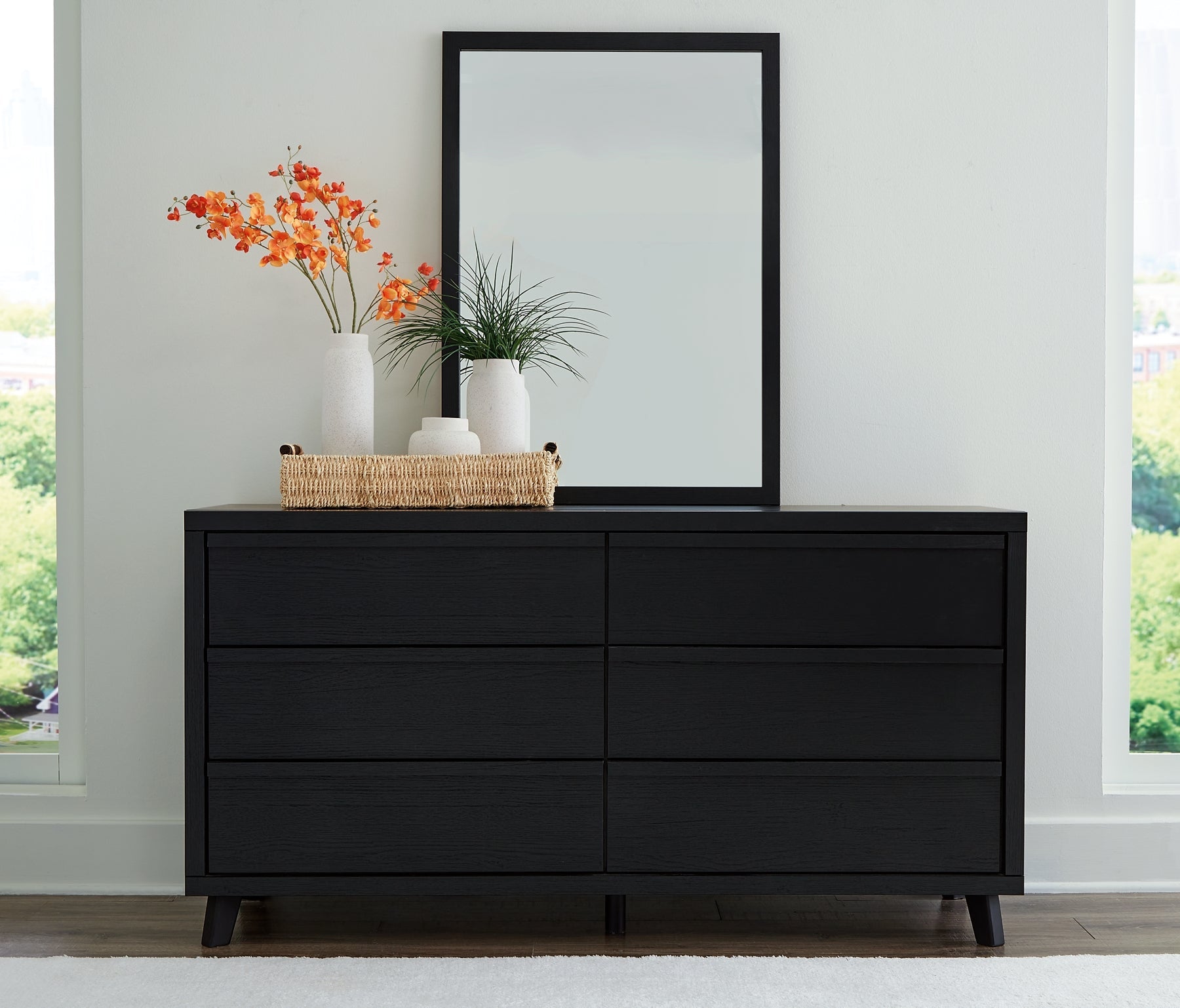 Danziar Queen Panel Bed with Mirrored Dresser and Nightstand Signature Design by Ashley®