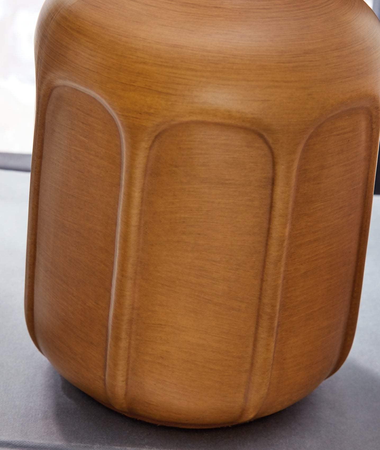 Gierburg Ceramic Table Lamp (1/CN) Signature Design by Ashley®