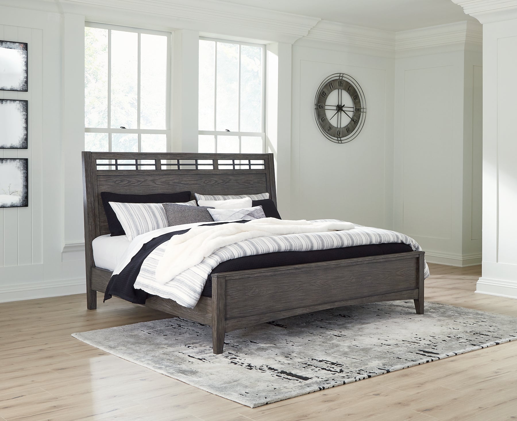 Montillan Queen Panel Bed with Mirrored Dresser, Chest and Nightstand Signature Design by Ashley®