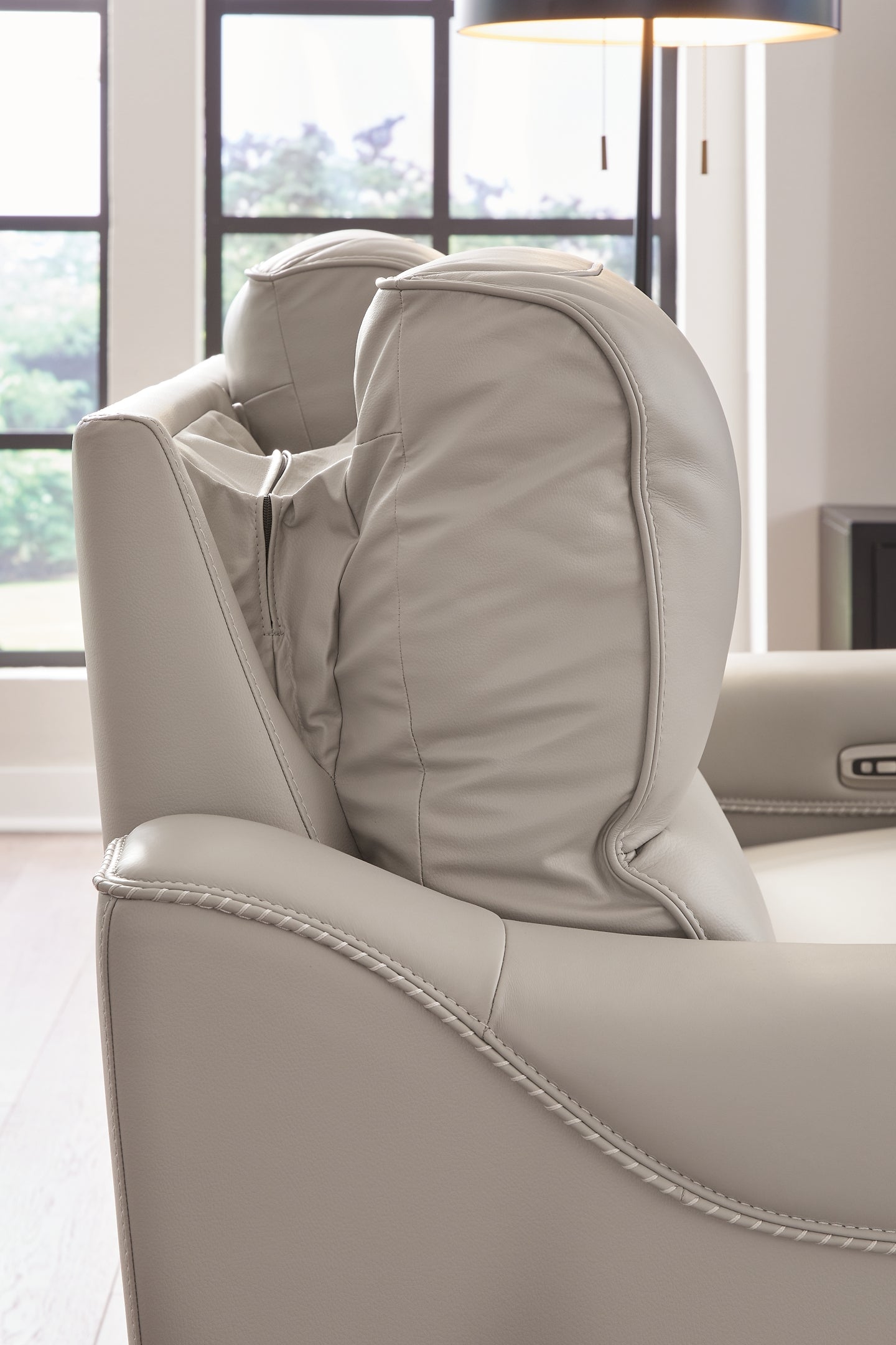 Mercomatic PWR REC Loveseat/ADJ Headrest Signature Design by Ashley®
