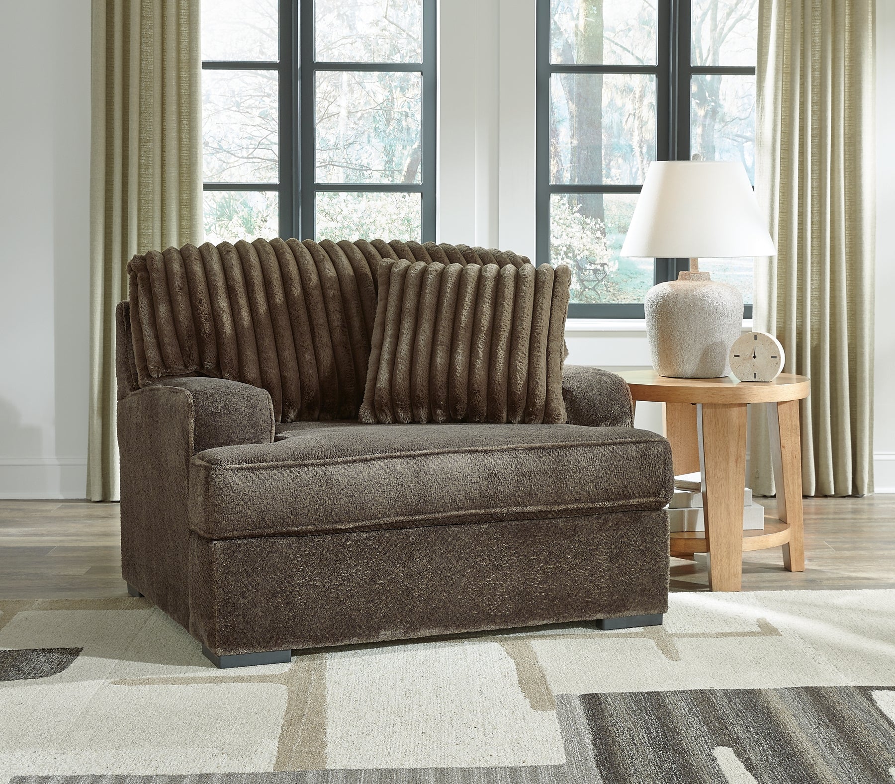 Aylesworth Chair and a Half Benchcraft®