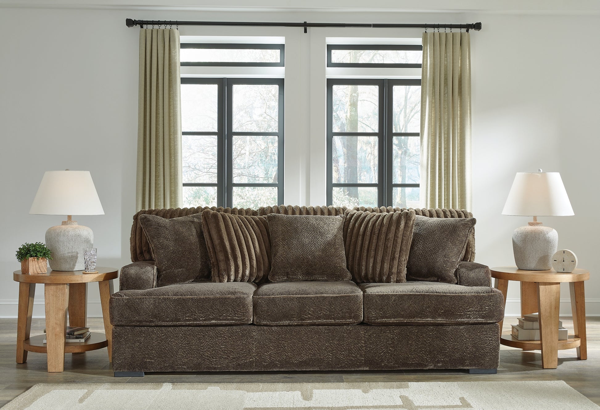 Aylesworth Sofa Benchcraft®