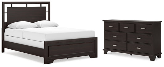 Covetown Queen Panel Bed with Dresser Signature Design by Ashley®
