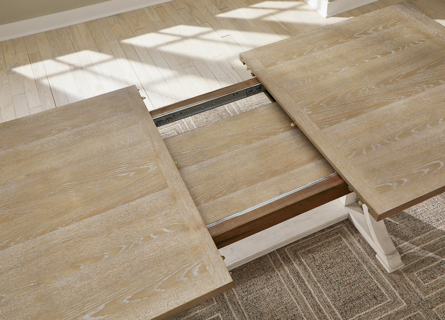 Shaybrock RECT Dining Room EXT Table Benchcraft®