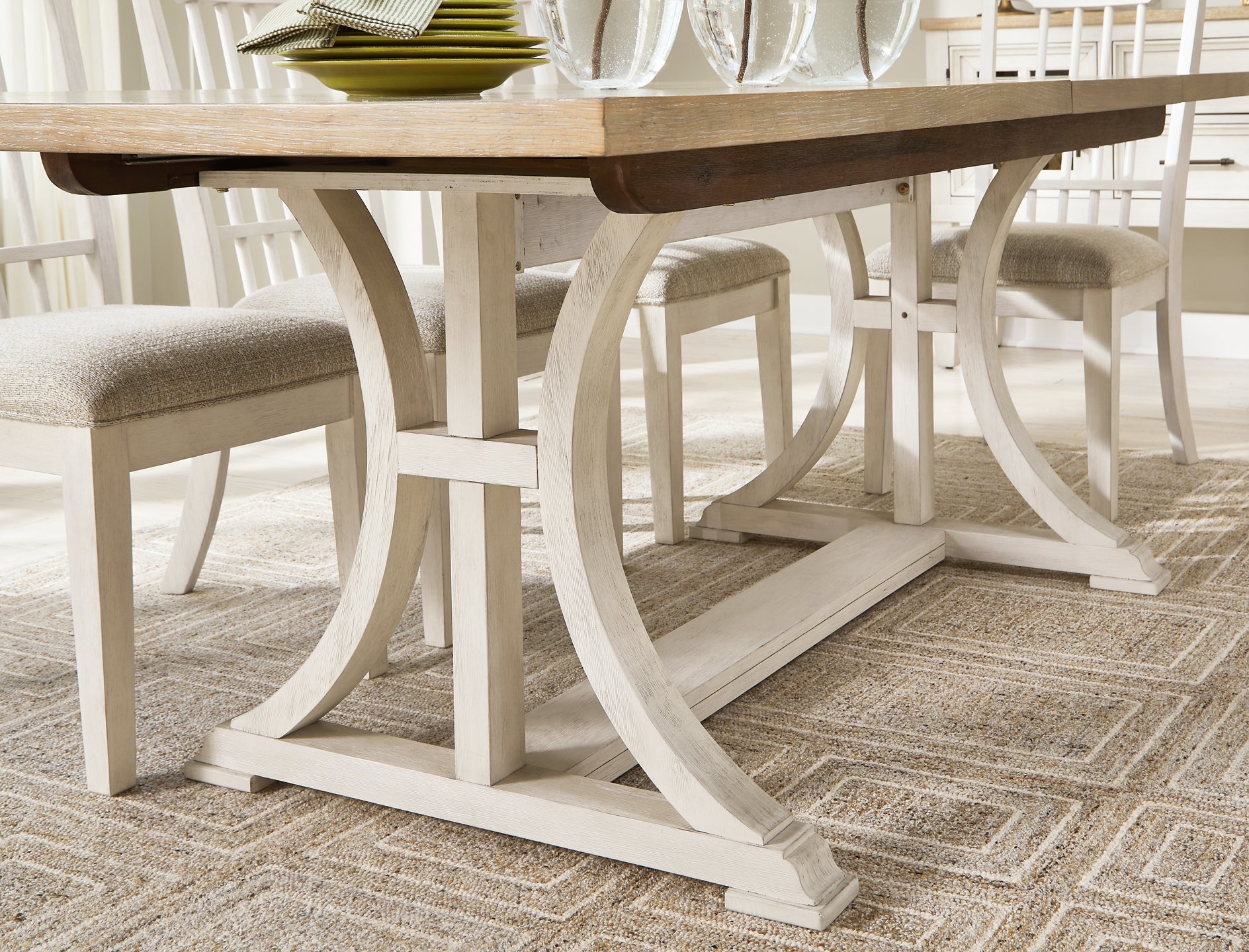 Shaybrock RECT Dining Room EXT Table Benchcraft®