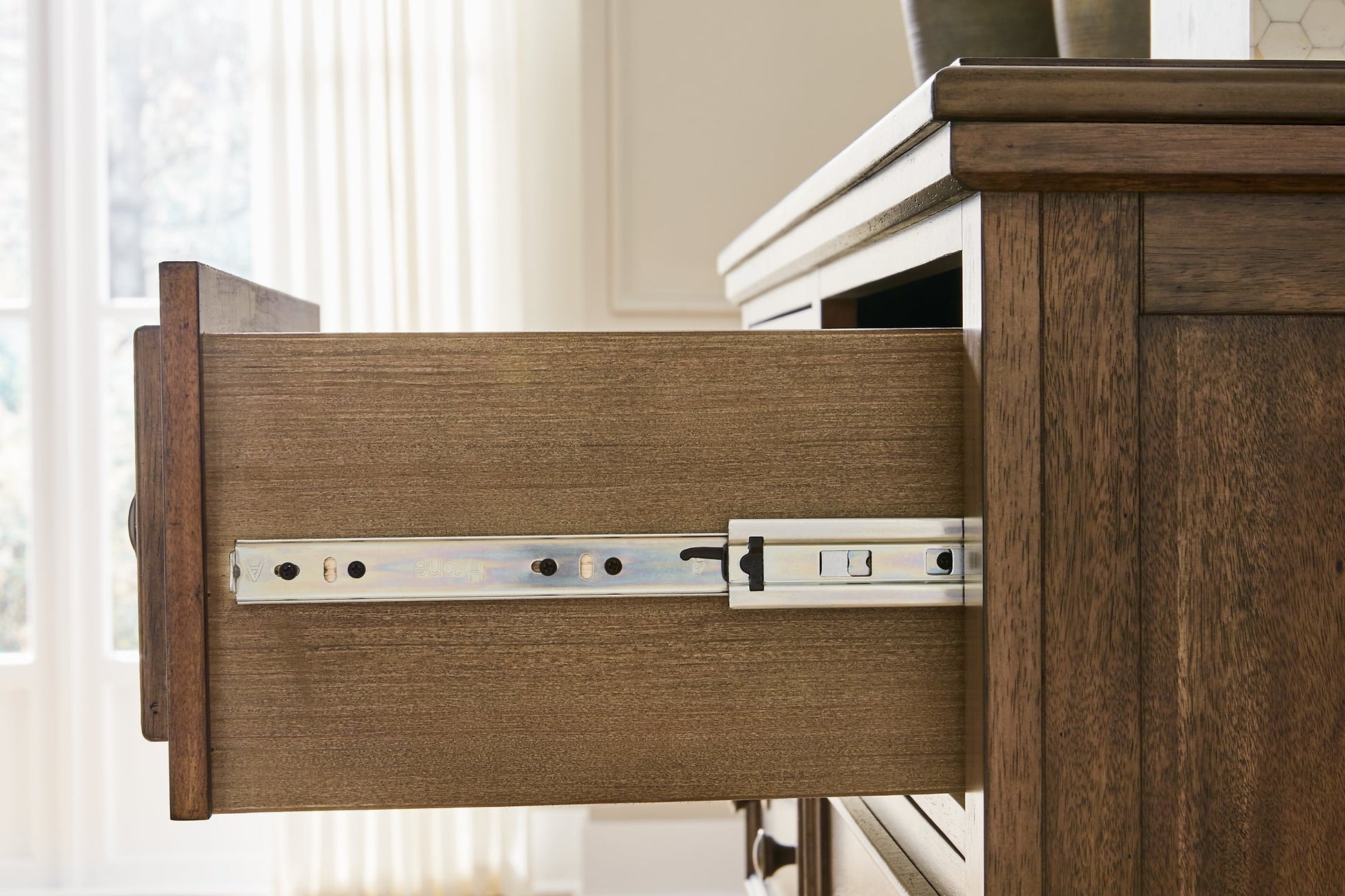 Sturlayne Dresser and Mirror Benchcraft®