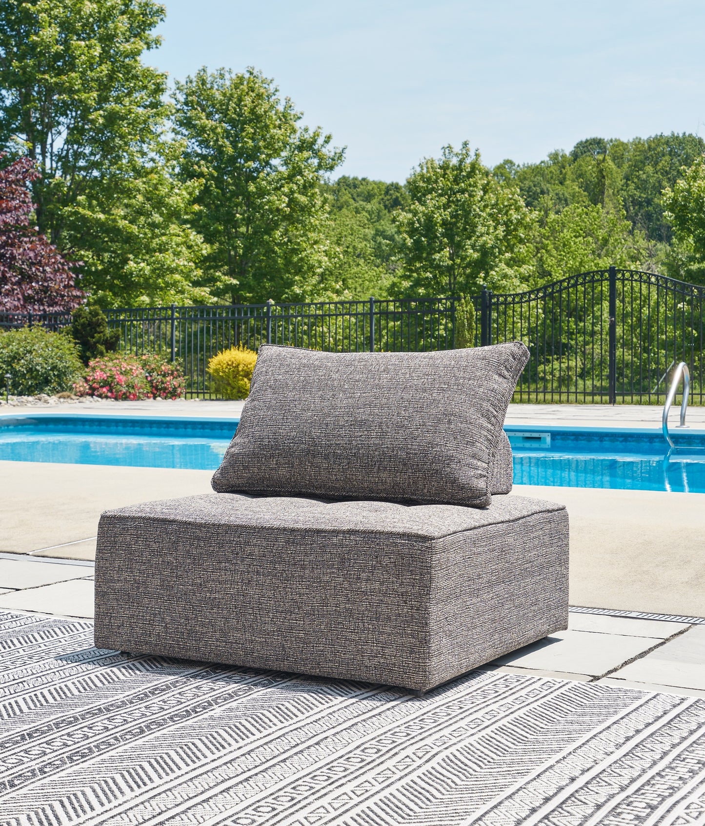 Bree Zee 8-Piece Outdoor Modular Seating Signature Design by Ashley®