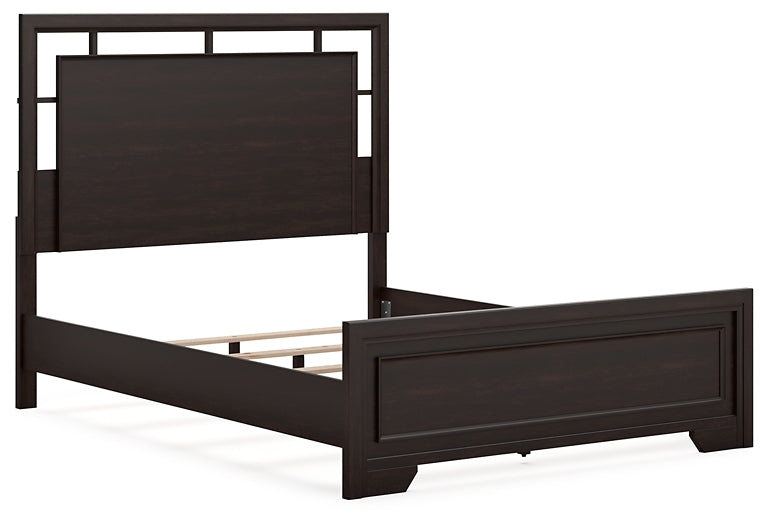 Covetown Queen Panel Bed with Dresser and Nightstand Signature Design by Ashley®