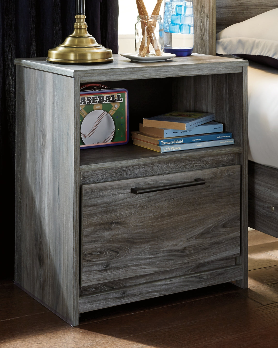 Baystorm King Panel Bed with Mirrored Dresser and Nightstand Signature Design by Ashley®
