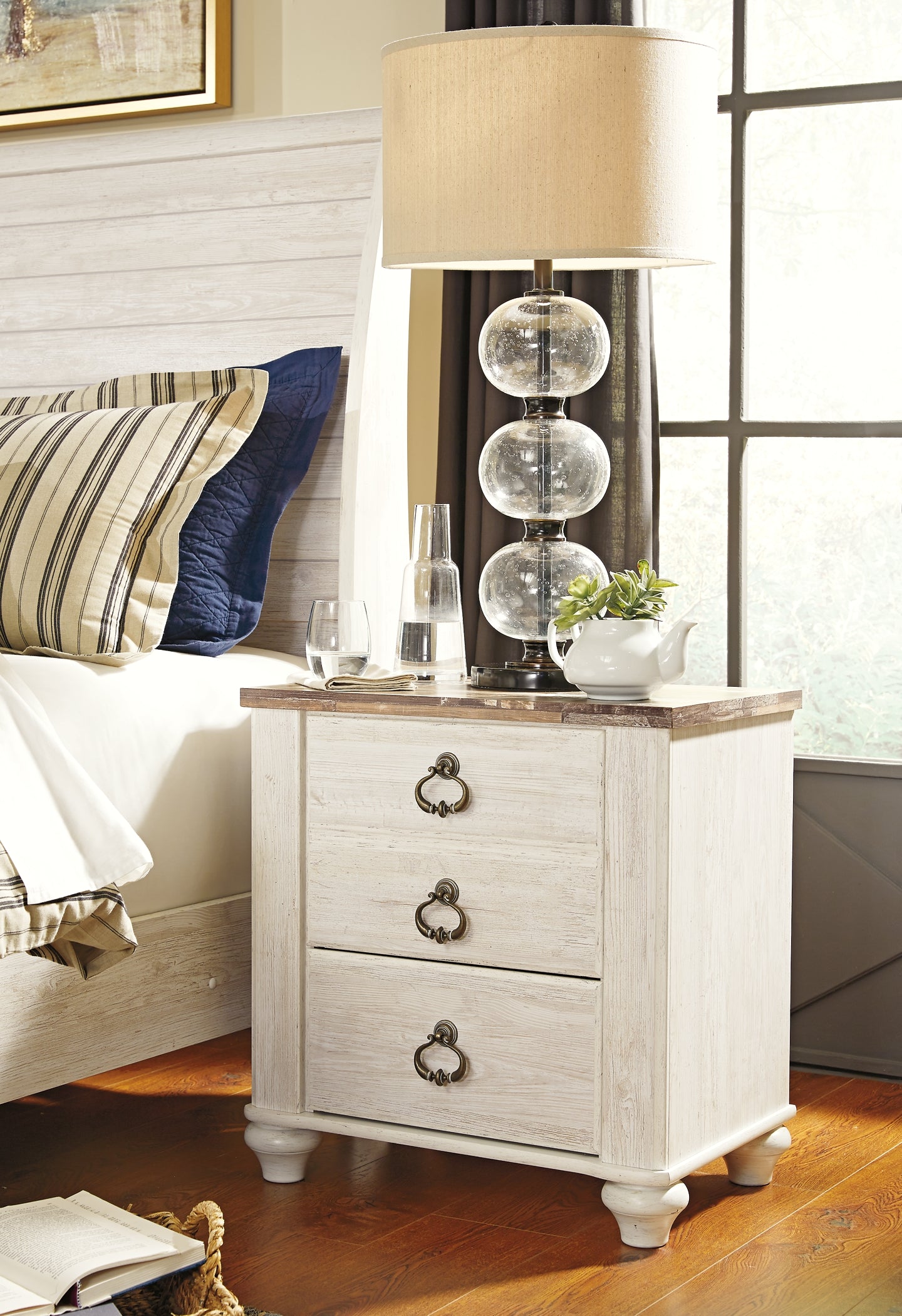 Willowton Queen Panel Bed with Dresser and Nightstand Signature Design by Ashley®