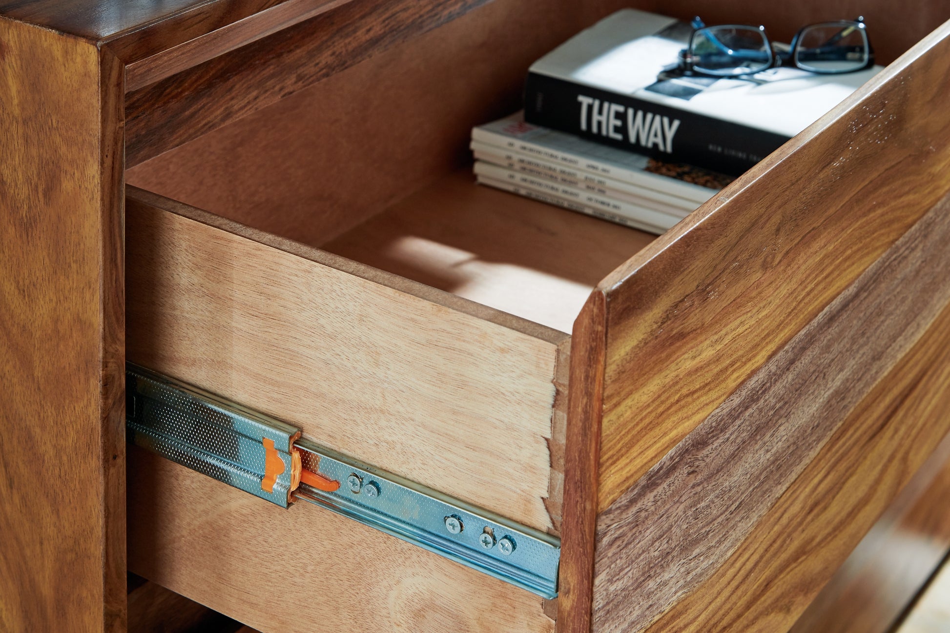 Dressonni Five Drawer Chest Signature Design by Ashley®