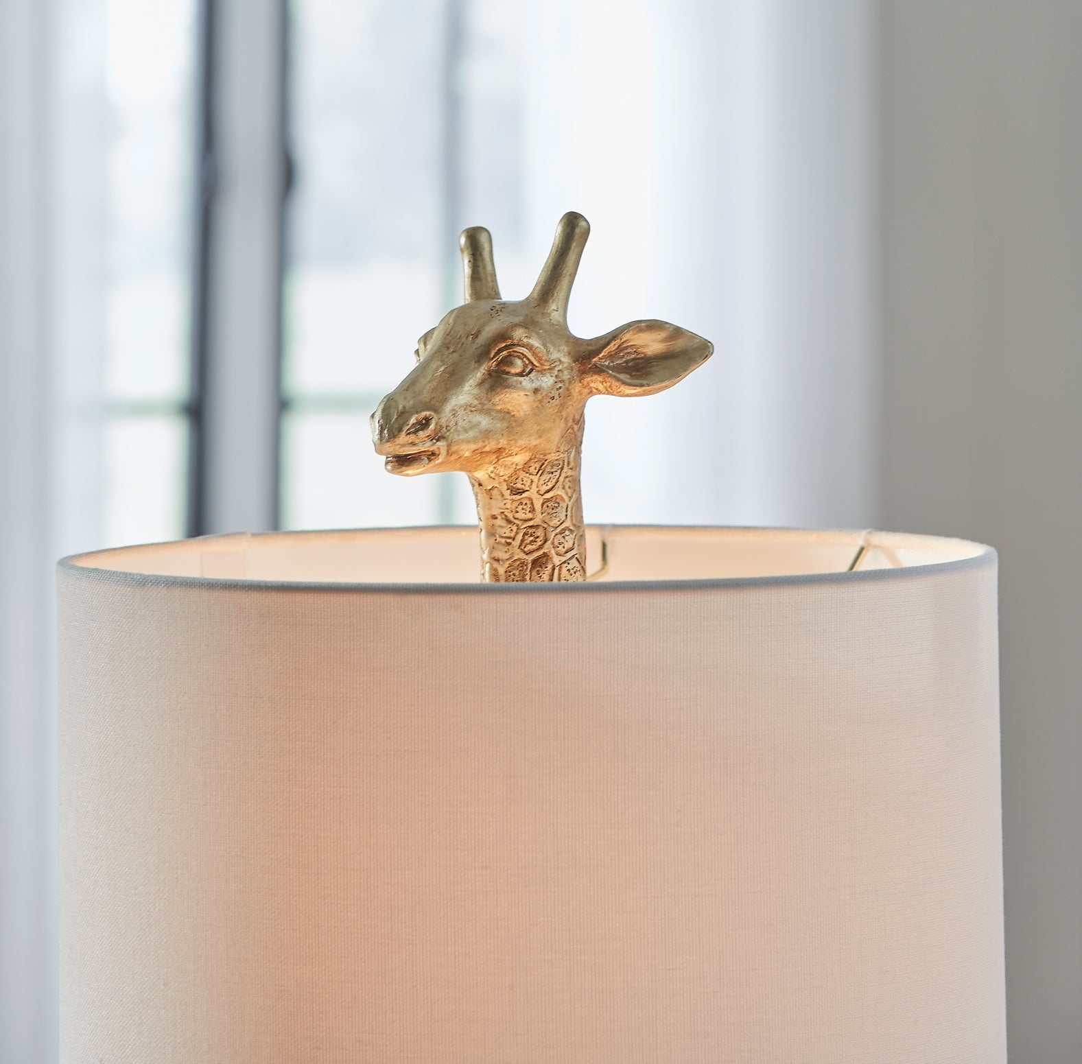 Ferrison Poly Table Lamp (1/CN) Signature Design by Ashley®