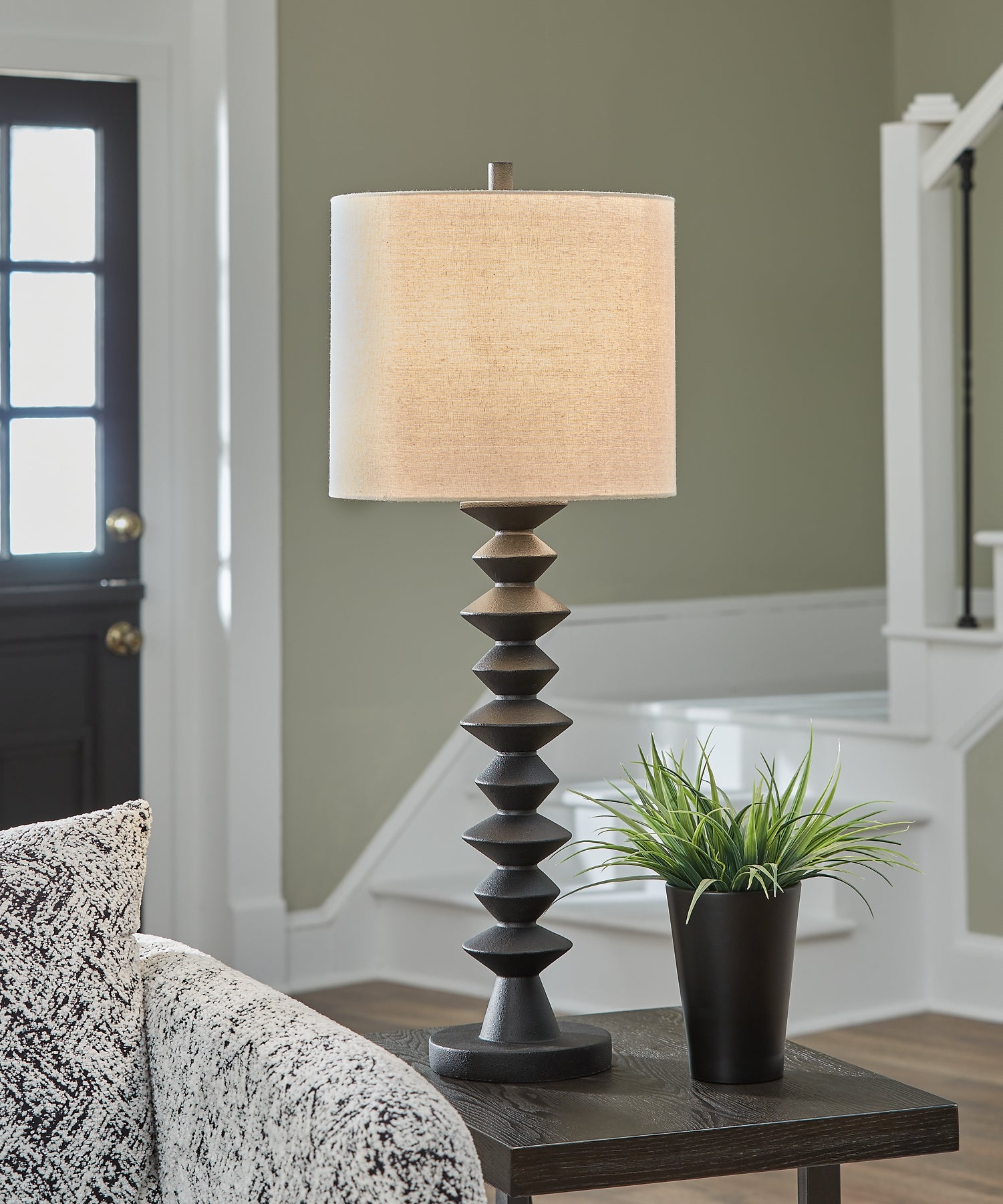 Luanndon Poly Buffet Lamp (1/CN) Signature Design by Ashley®