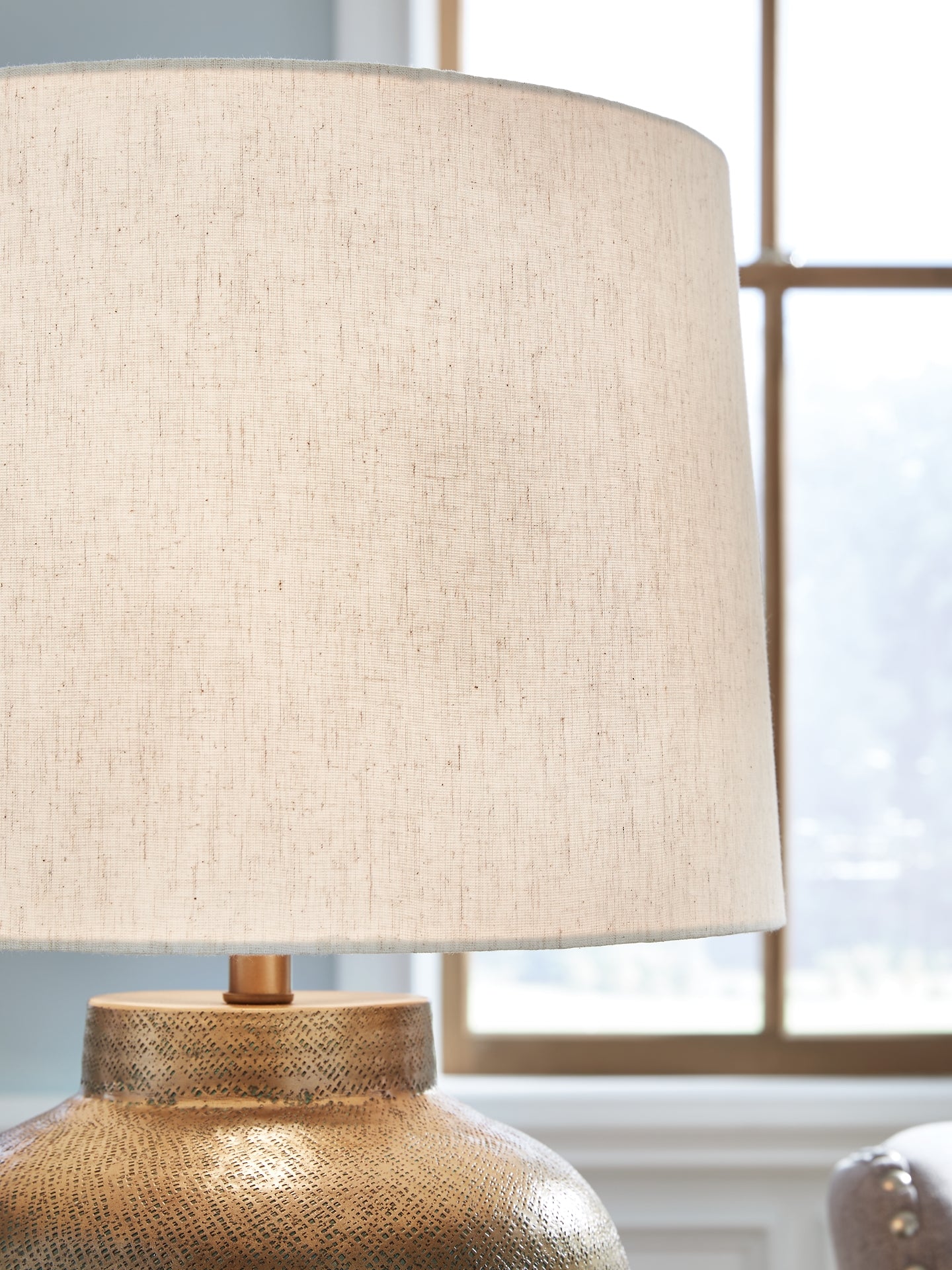 Madney Metal Table Lamp (1/CN) Signature Design by Ashley®