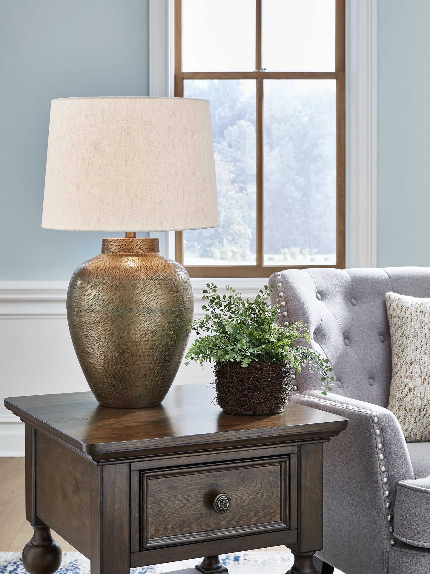 Madney Metal Table Lamp (1/CN) Signature Design by Ashley®