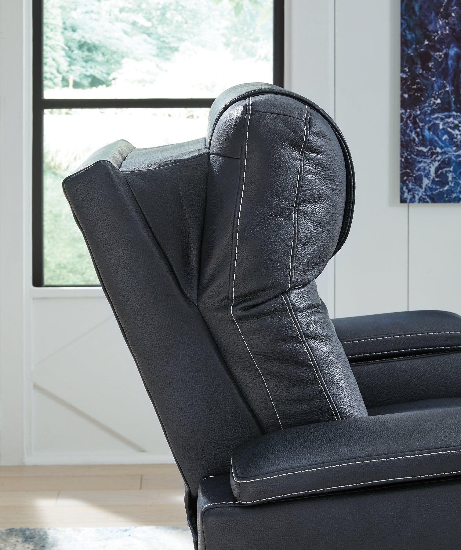 Feazada PWR Recliner/ADJ Headrest Signature Design by Ashley®