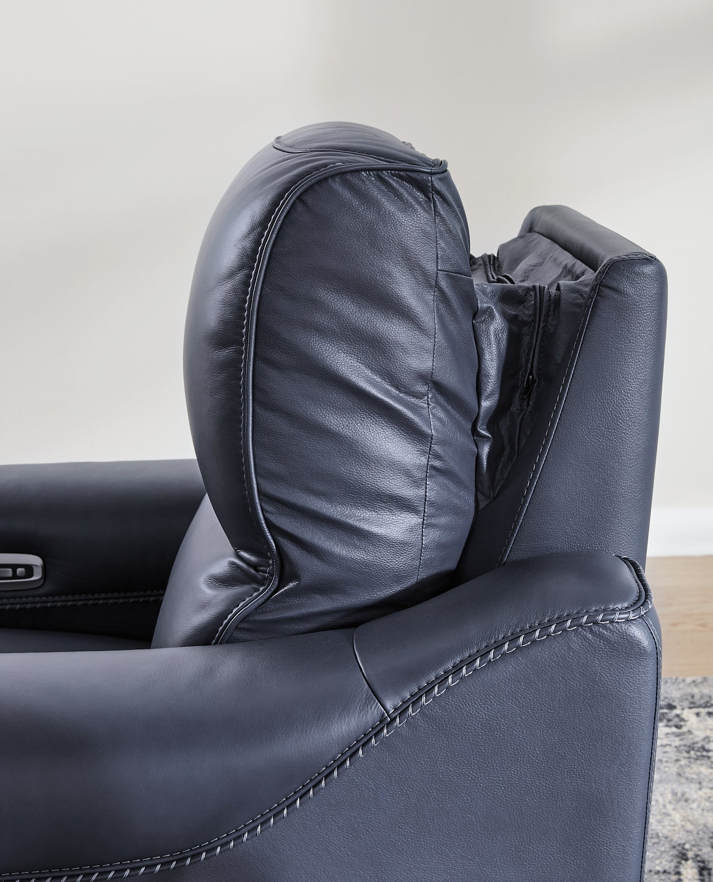 Mercomatic PWR REC Loveseat/ADJ Headrest Signature Design by Ashley®