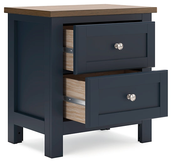 Landocken Full Panel Bed with Mirrored Dresser, Chest and Nightstand Signature Design by Ashley®