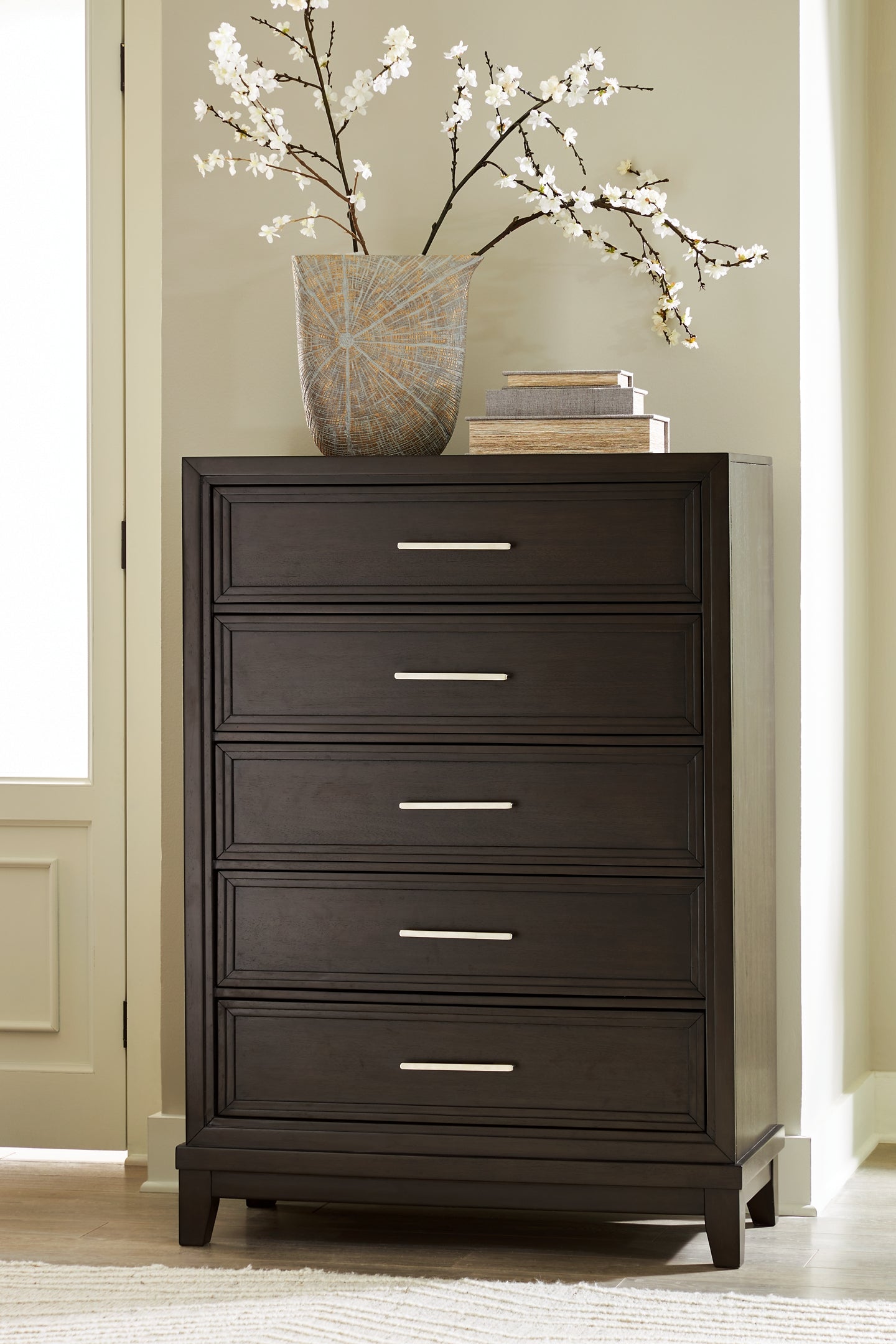 Neymorton California King Upholstered Panel Bed with Mirrored Dresser, Chest and Nightstand Signature Design by Ashley®