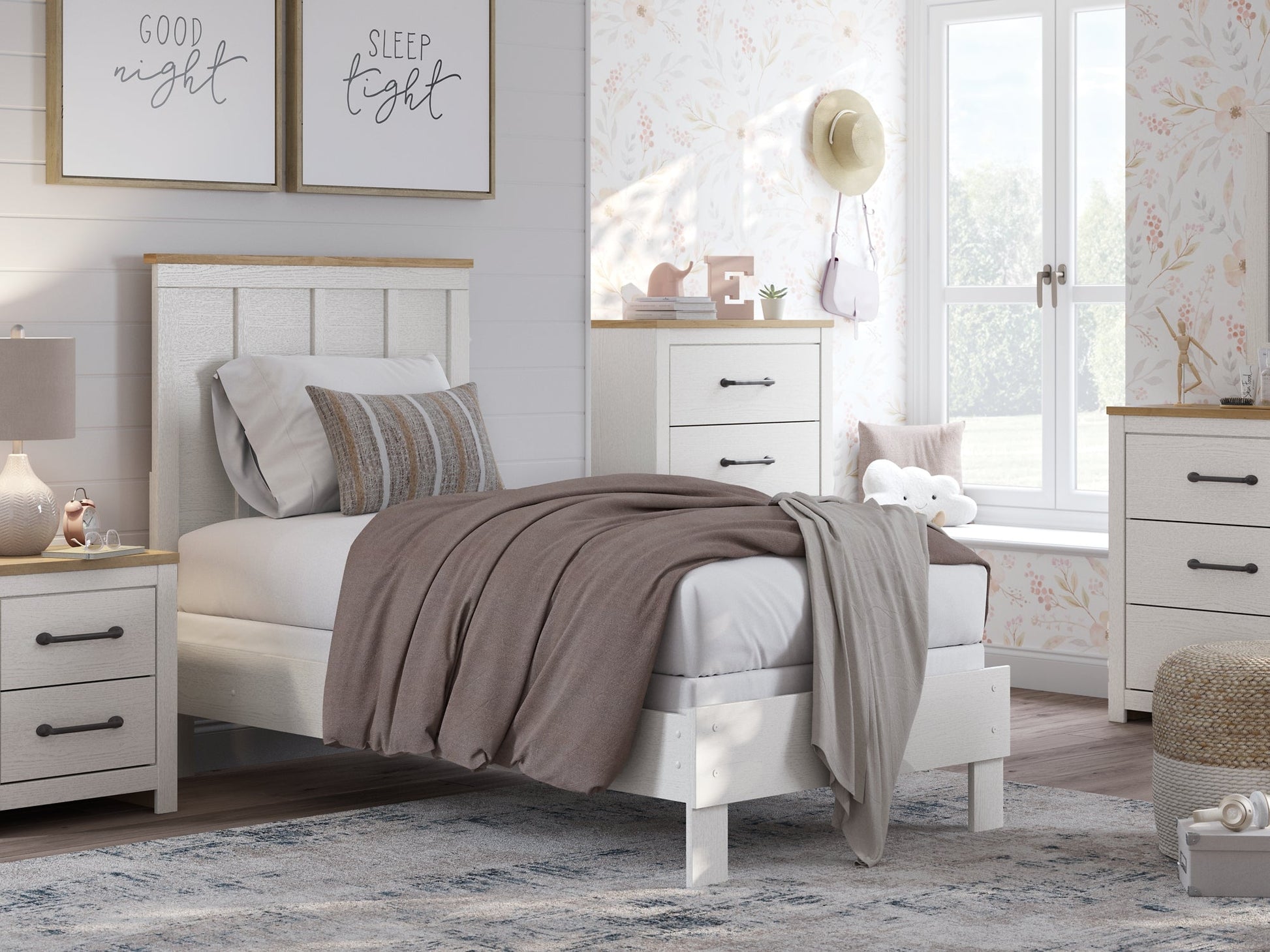 Linnocreek Twin Panel Bed with Mirrored Dresser and 2 Nightstands Benchcraft®