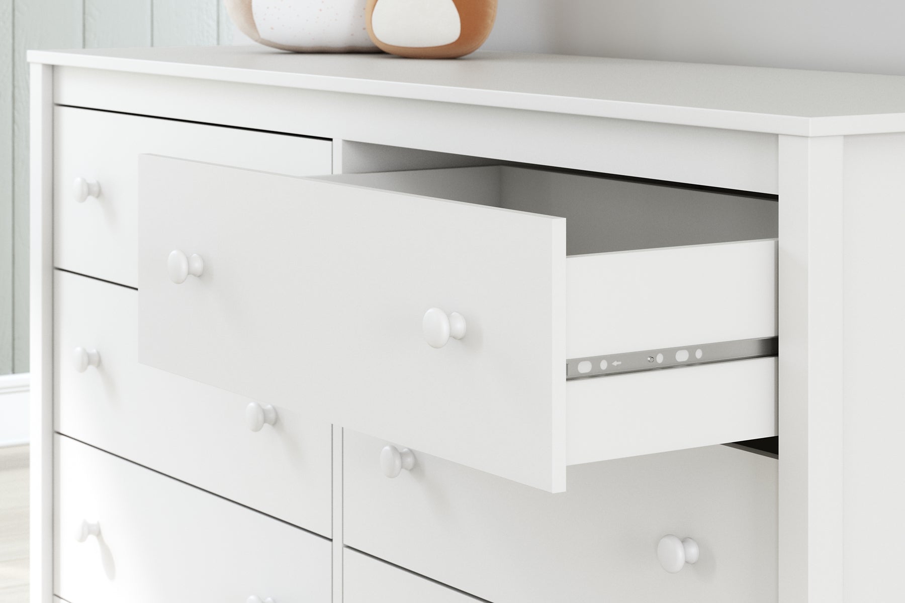 Hallityn Twin Panel Platform Bed with Dresser and Nightstand Signature Design by Ashley®