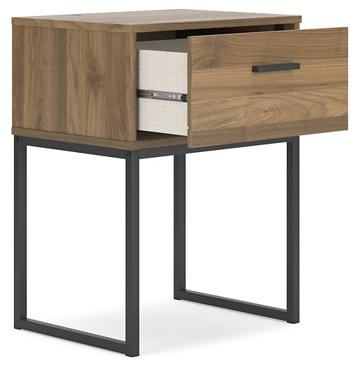 Deanlow Queen Panel Headboard with Dresser, Chest and Nightstand Signature Design by Ashley®