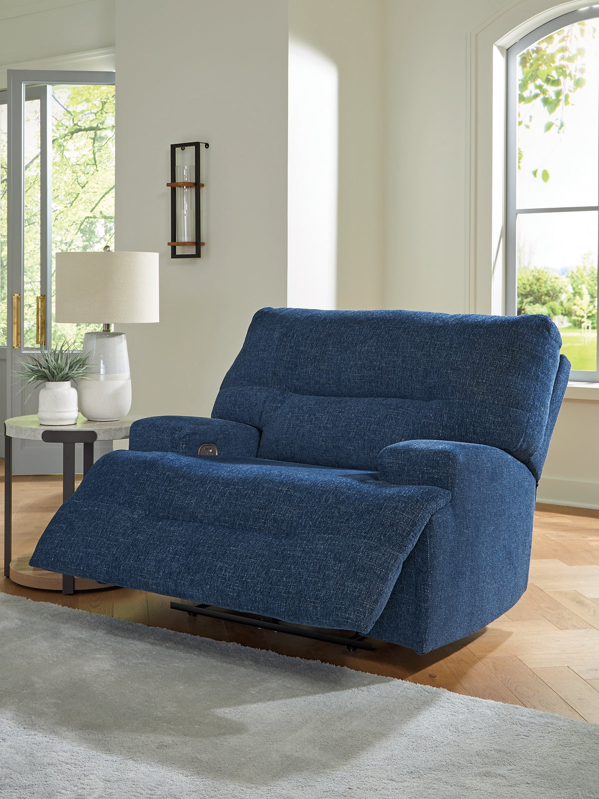Acklen Place Wide Seat Power Recliner Signature Design by Ashley®
