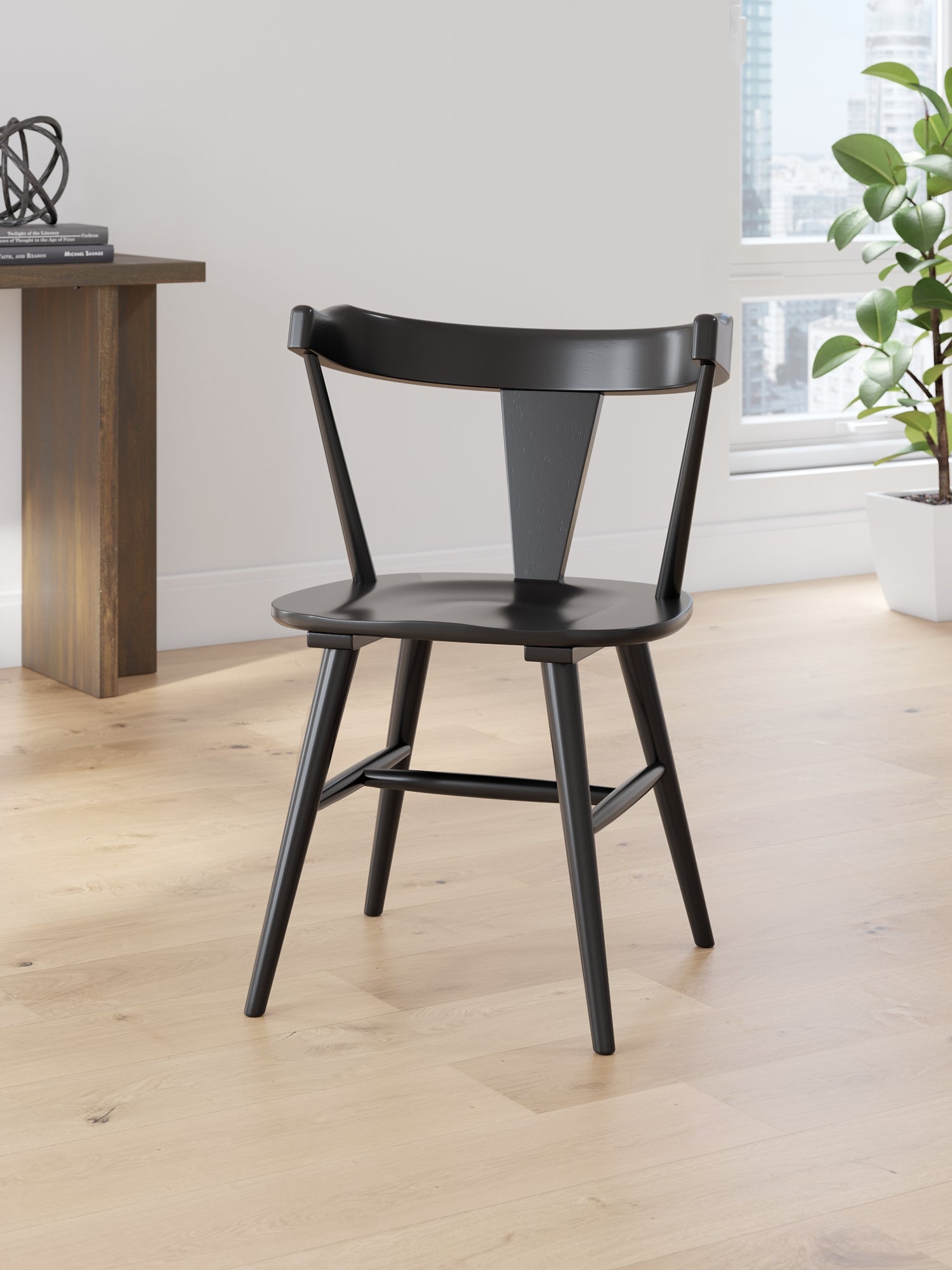 Gretlynn Dining Room Side Chair (2/CN) Signature Design by Ashley®