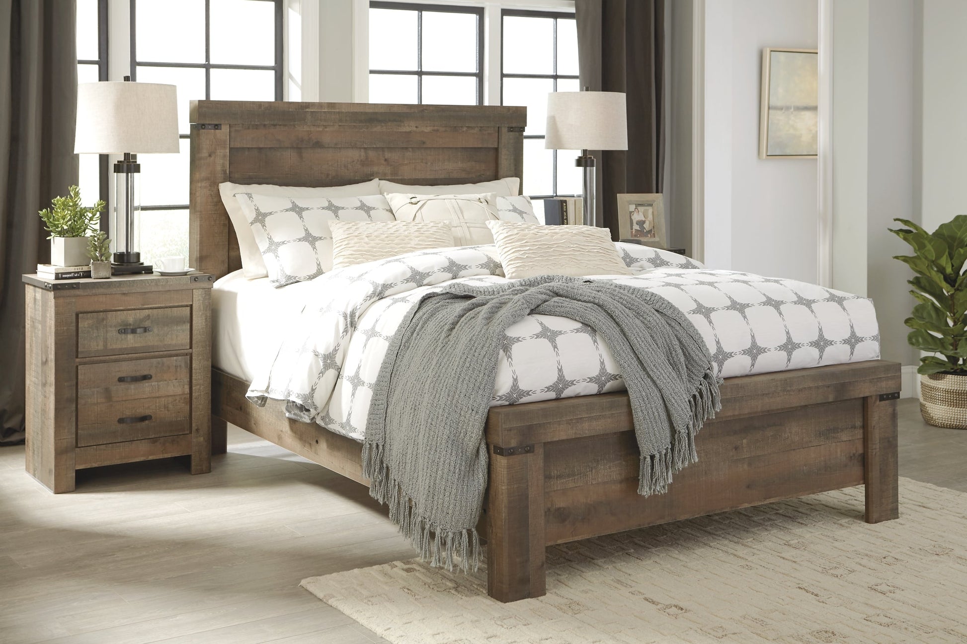 Trinell Queen Panel Bed Signature Design by Ashley®