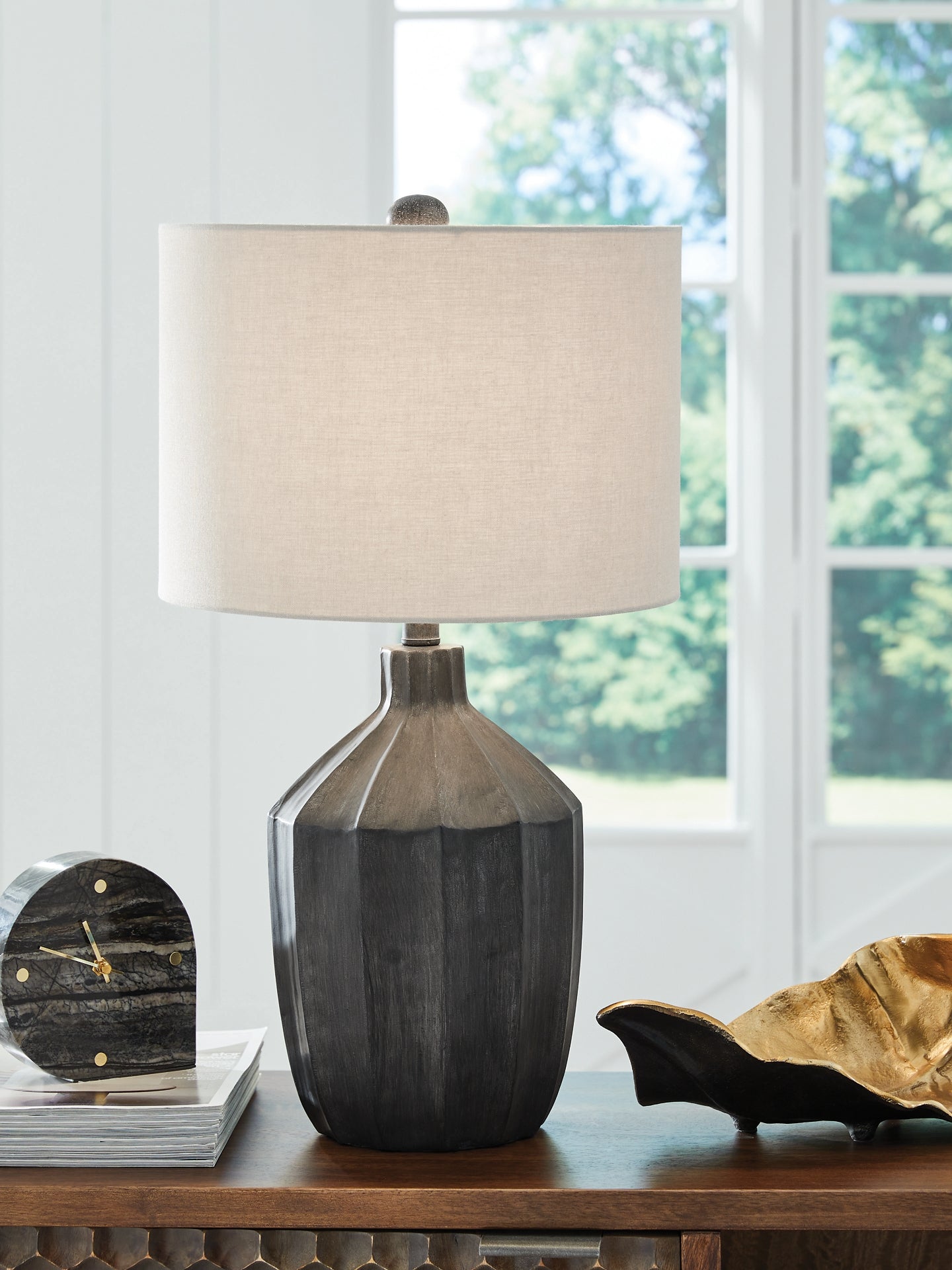 Jilton Poly Table Lamp (1/CN) Signature Design by Ashley®