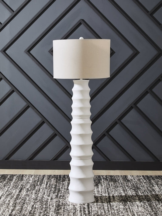 Veraleigh Poly Floor Lamp (1/CN) Signature Design by Ashley®