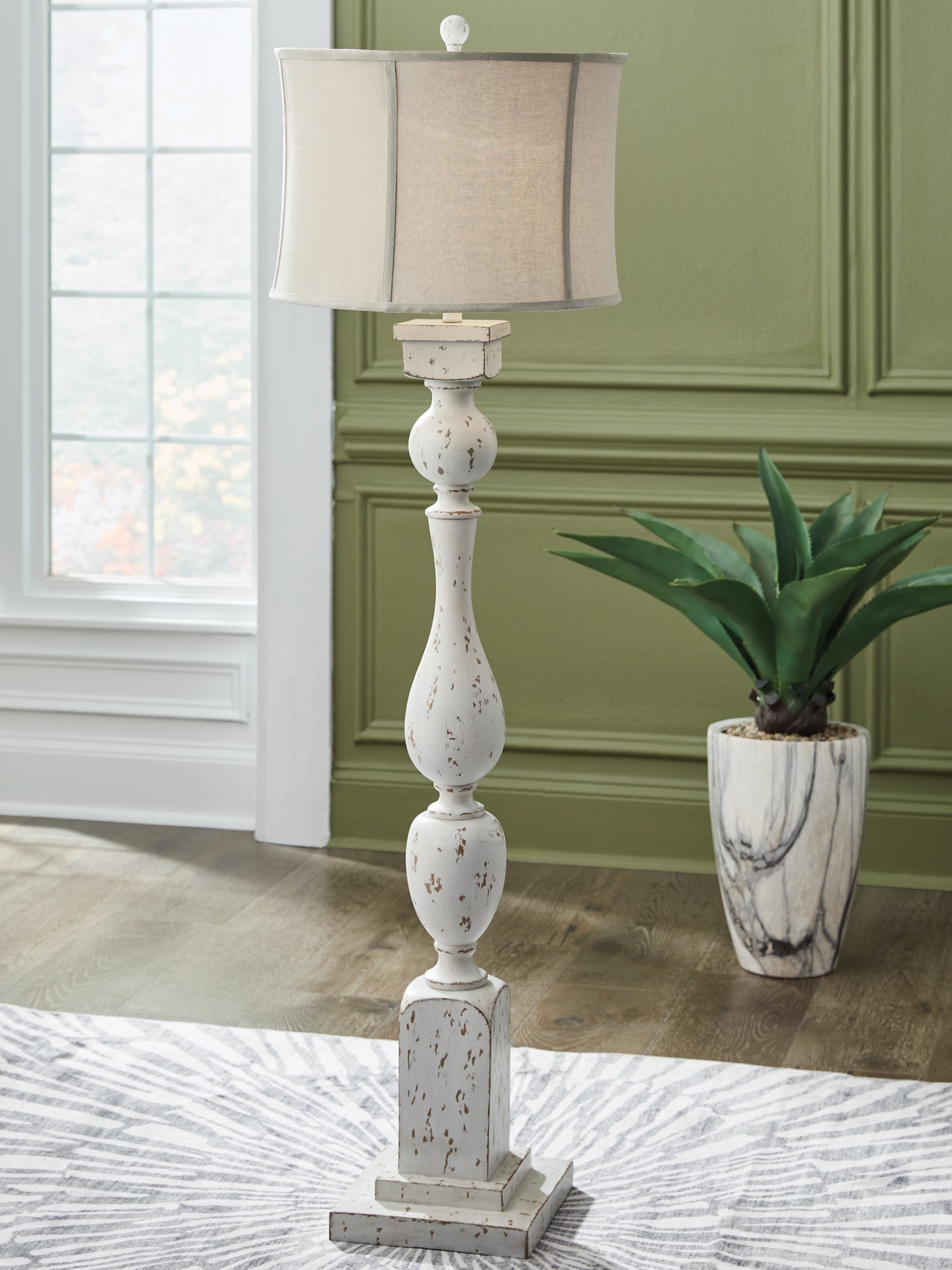 Madsbrook Poly Floor Lamp (1/CN) Signature Design by Ashley®