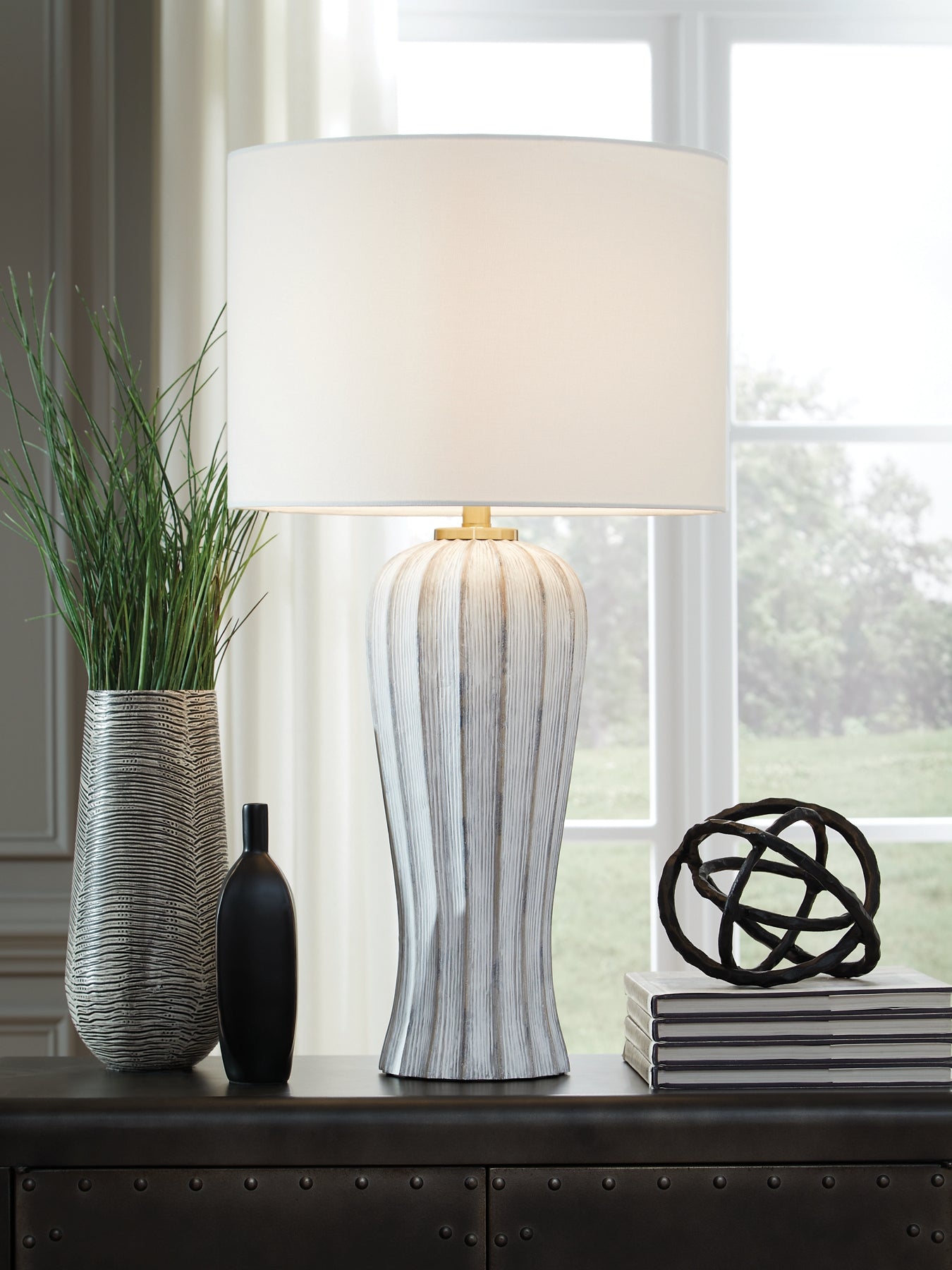 Lanwell Poly Table Lamp (1/CN) Signature Design by Ashley®