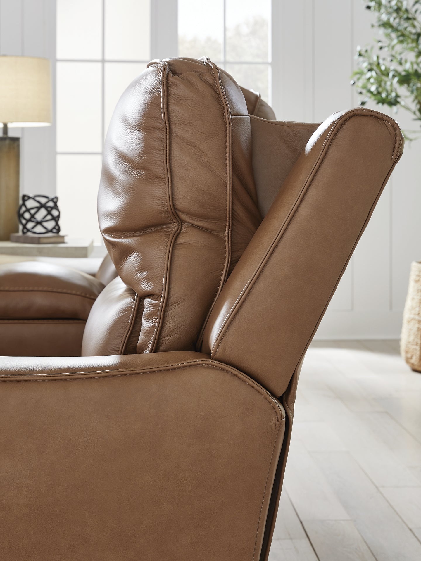 DeepWakes PWR REC Loveseat/CON/ADJ HDRST Signature Design by Ashley®