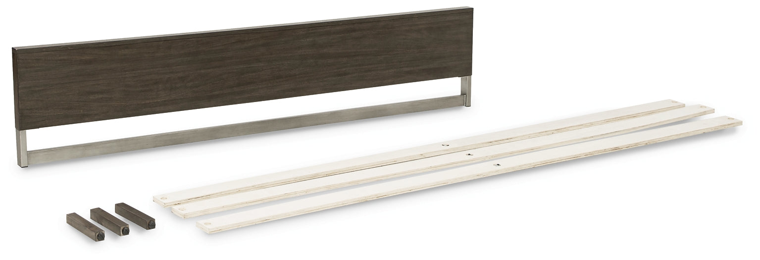 Arkenton Queen Panel Bed with Mirrored Dresser and 2 Nightstands Ashley®