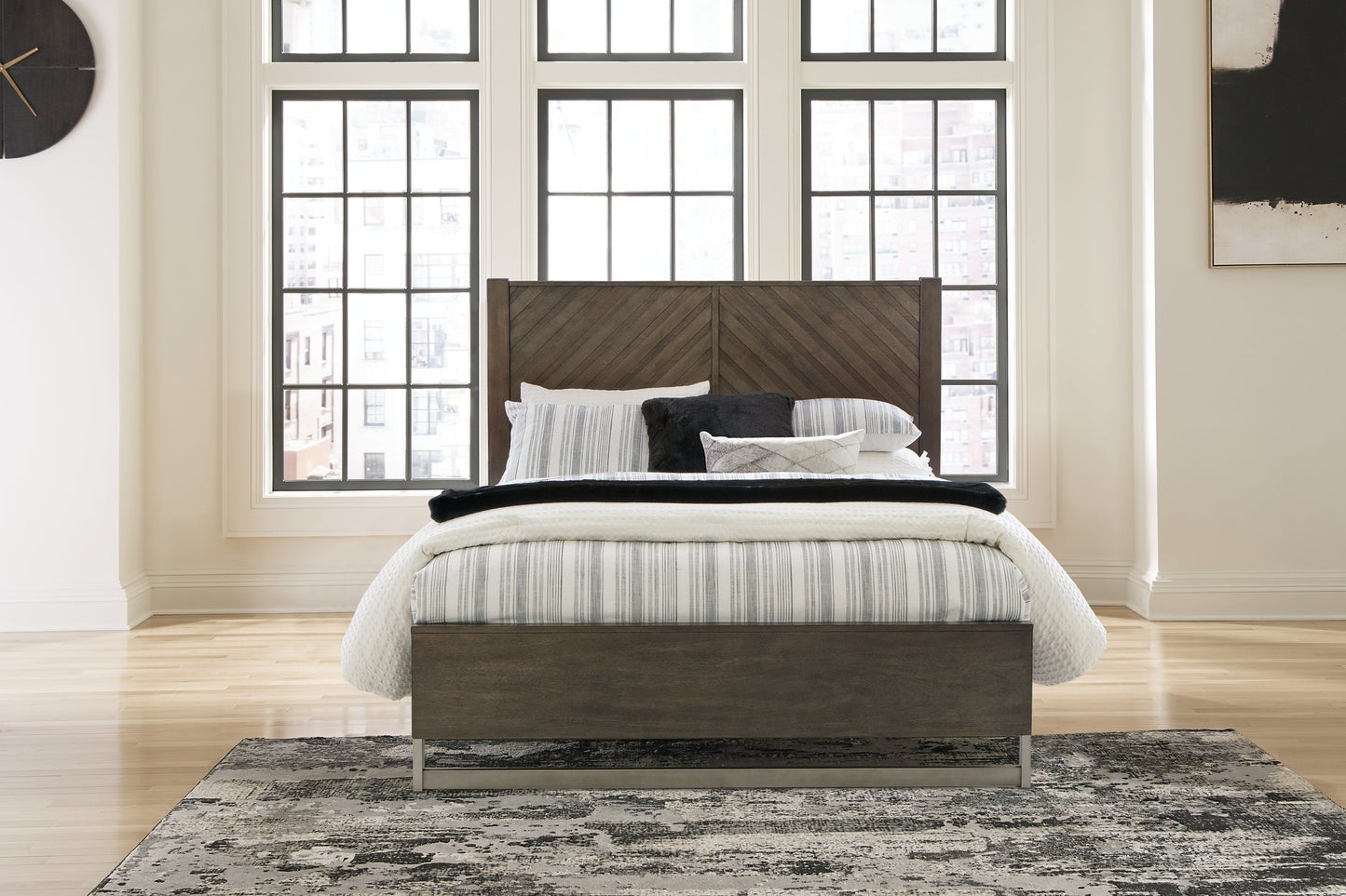 Arkenton Queen Panel Bed with Mirrored Dresser and 2 Nightstands Ashley®