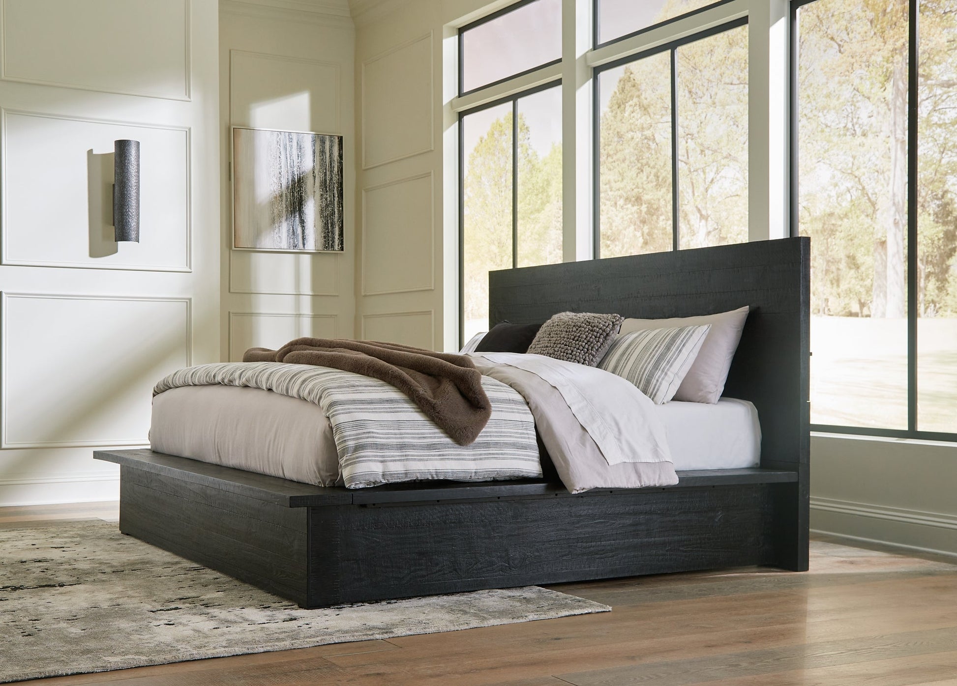 Londer King Panel Bed with Mirrored Dresser, Chest and 2 Nightstands Millennium® by Ashley