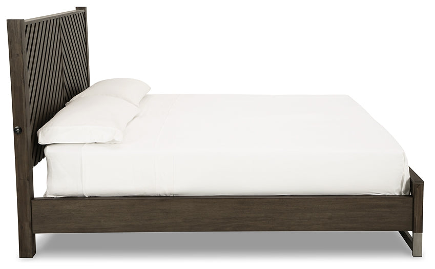 Arkenton California King Panel Bed with Mirrored Dresser Ashley®