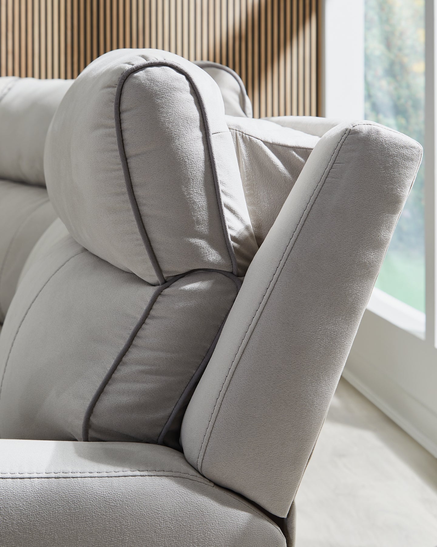 Social Pointe 6-Piece Reclining Sectional with Storage Console Signature Design by Ashley®