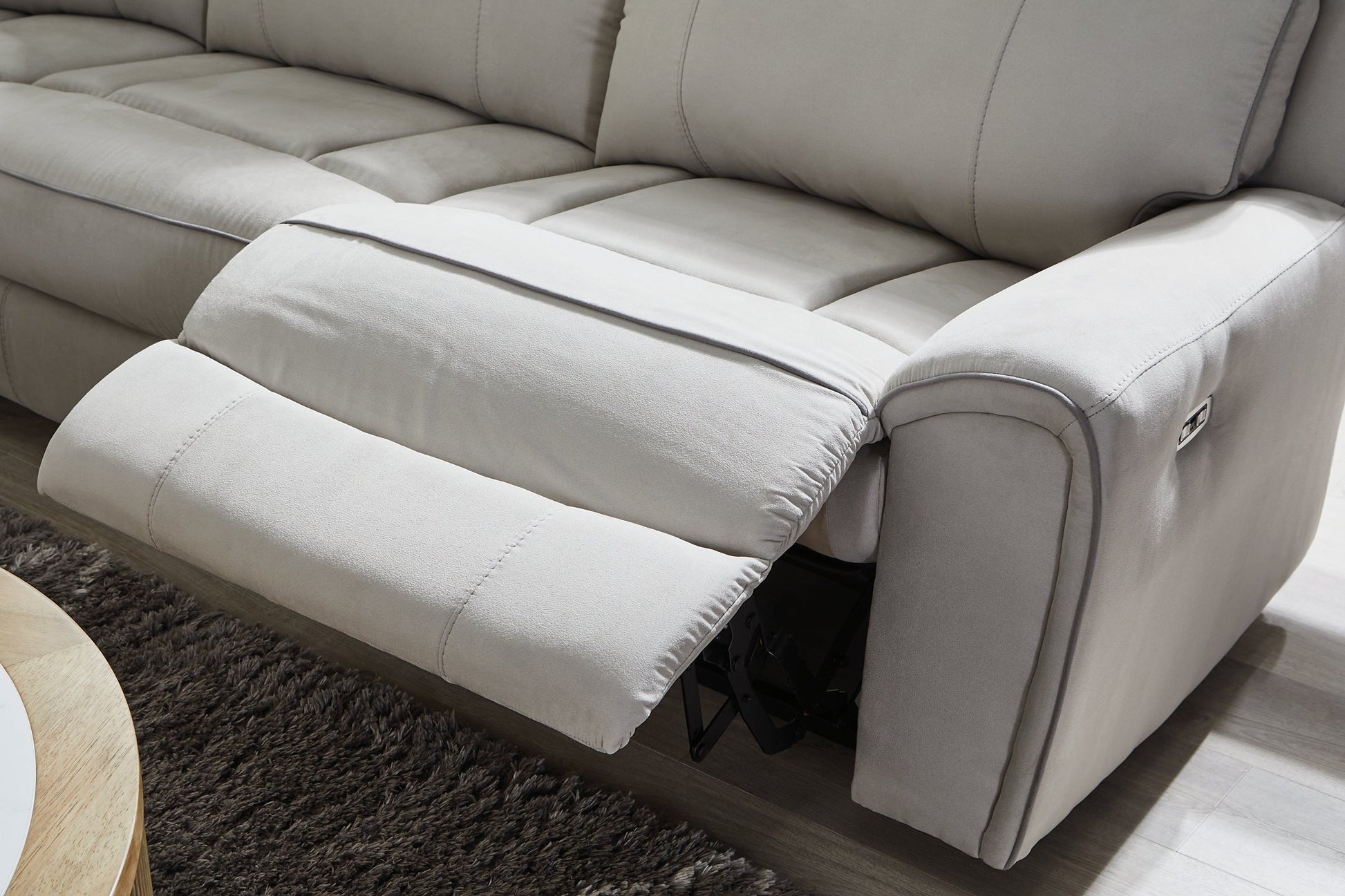 Social Pointe 6-Piece Reclining Sectional with Storage Console Signature Design by Ashley®