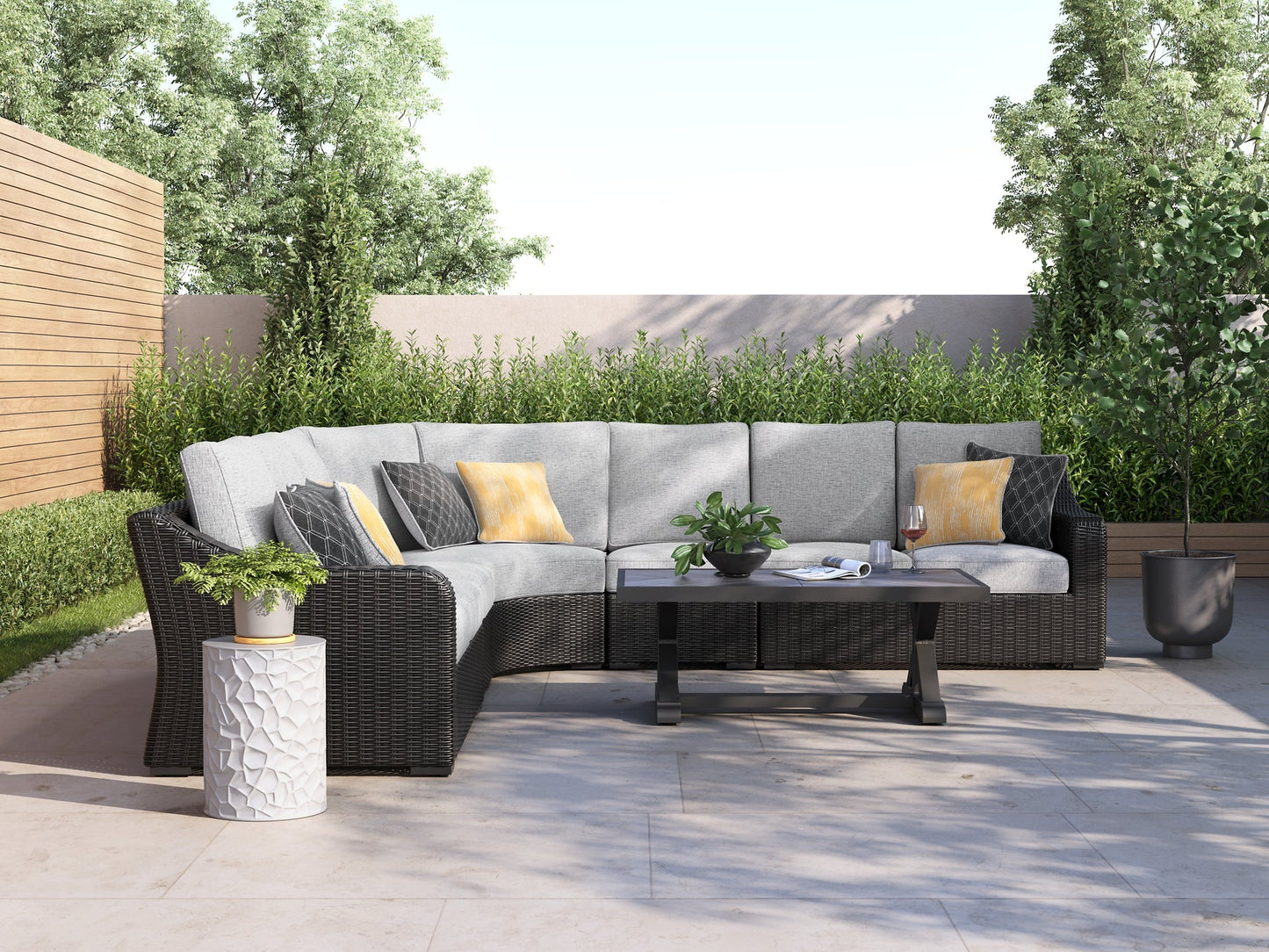 Beachcroft 5-Piece Outdoor Sectional Signature Design by Ashley®